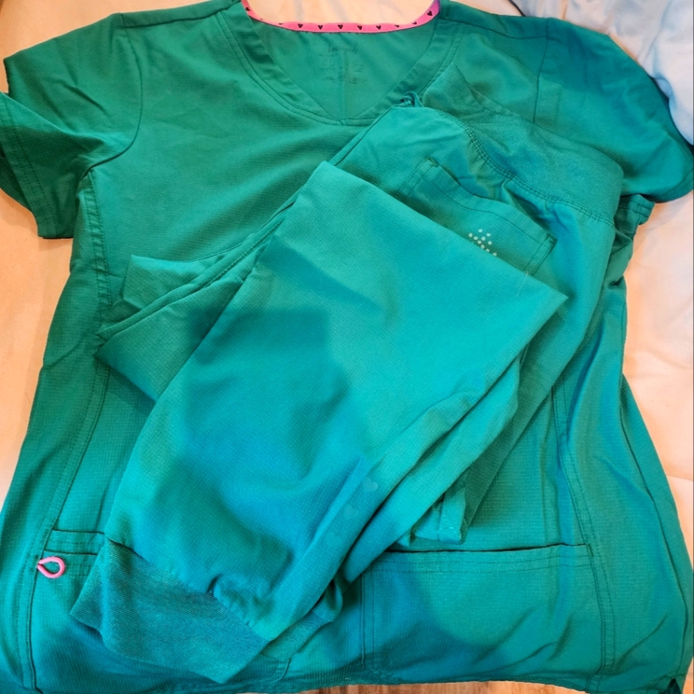 Heart & Soul jogger scrub SET